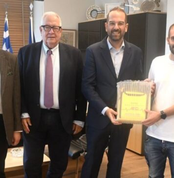 Δωρεά απινιδωτή στην Κοινότητα Αντιρρίου από τον Περιφερειακό Συμπαραστάτη