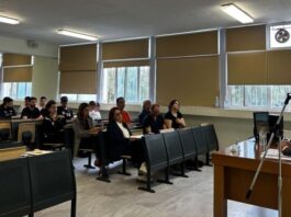 Ο Π. Σακελλαρόπουλος σε εκδήλωση με τους πρωτοετείς φοιτητές Διοίκησης Τουρισμού του Πανεπιστημίου Πατρών